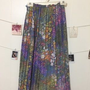 True Vintage 70s 80s watercolor pleated skirt